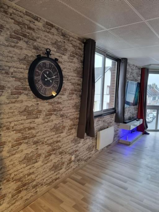 Cosy Loft - Calais Apartment Exterior photo