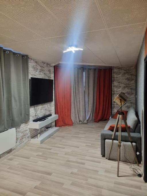 Cosy Loft - Calais Apartment Exterior photo